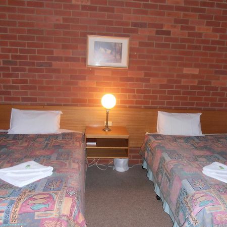 All Rivers Motor Inn Эчука Экстерьер фото