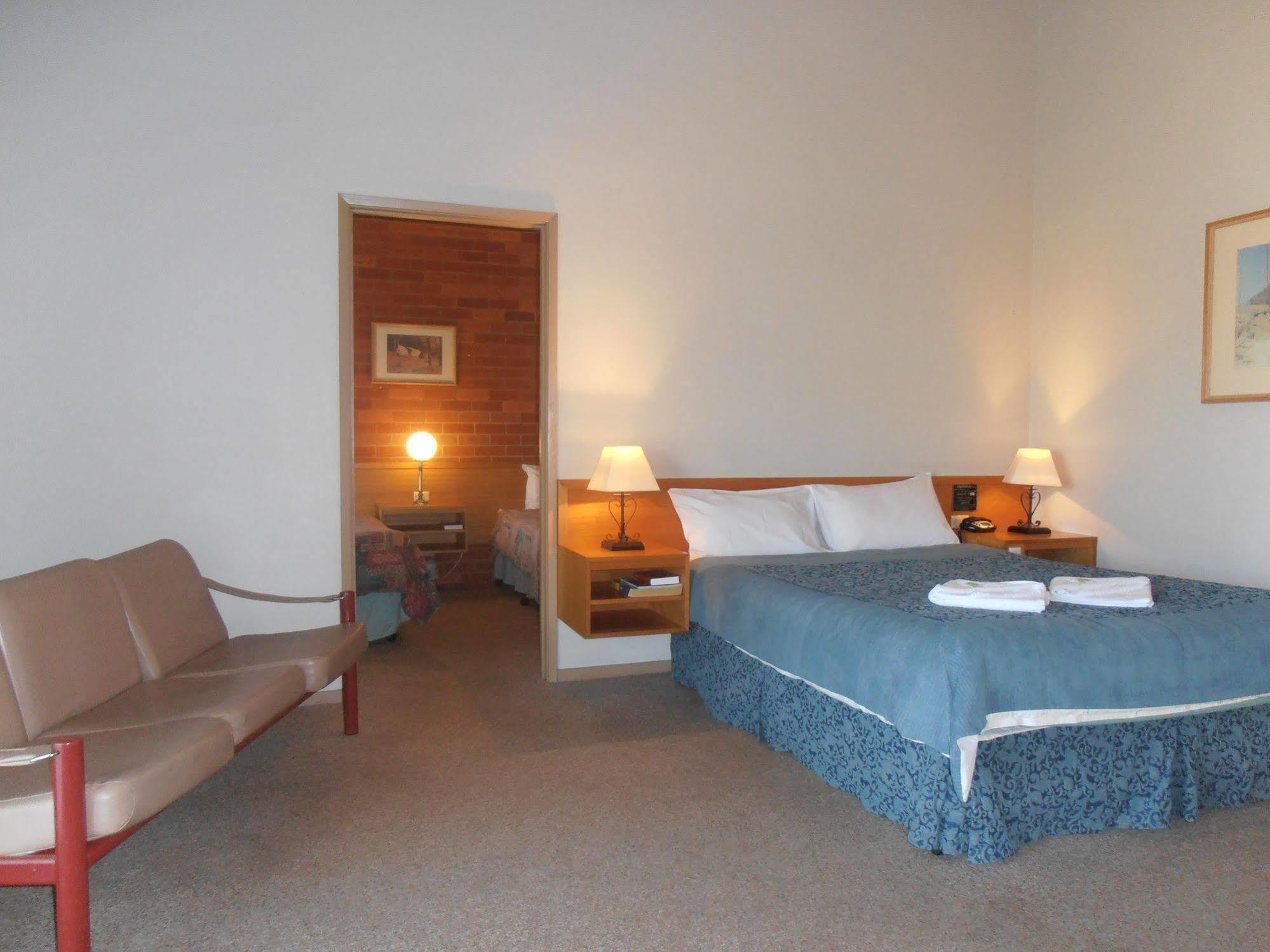 All Rivers Motor Inn Эчука Экстерьер фото